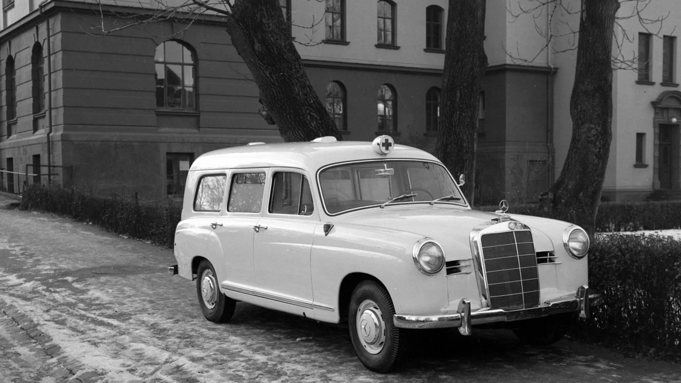 bilde av mercedes ambulanse