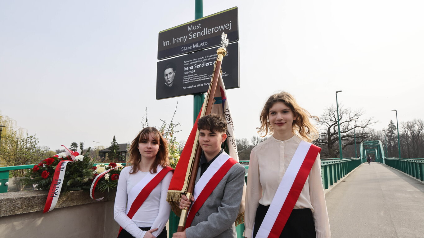 Avduking Irena Sendler-plakett