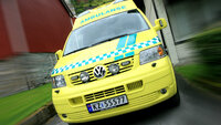 Bildet viser ambulanse i utrykning