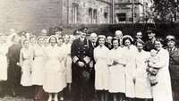 Kong Haakon og norsk helsepersonell ved Craiglockhart i Skottland