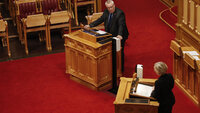 Bildet viser Bård Hoksrud og Ingvild Kjerkol på Stortinget.