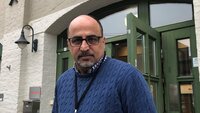 Abudayya foran inngangen til VID