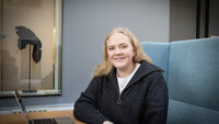 Marcia er sykepleierstudent ved OsloMet. Hun øver til anatomieksamen