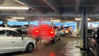 Bilde av kø i parkeringshuset på Ahus
