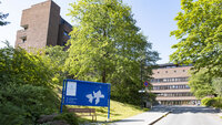 bilde av inngangen på sørlandet sykehus arendal