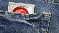 Kondom i baklomme på bukse