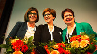 Solveig Bratseth, Eli Gunhild By og Karen Bjøro, gjenvalgte ledere i NSF
