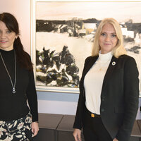 FORTSETTER: Her er Spekter-direktør Anne-Kari Bratten og NSF-leder Lill Sverresdatter Larsen da de innledende forhandlingene startet i august.