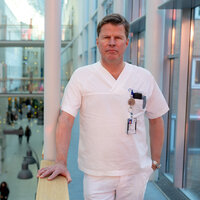Are Martin Holm er lungelege på Rikshospitalet