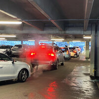 Bilde av kø i parkeringshuset på Ahus