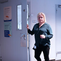 Bildet viser sykepleier Therese Orud Schmidt, som er leder for helseavdelingen i Halden fengsel.