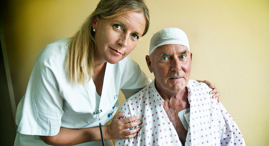 Parkinson-sykepleier Dorthe Thomsen og pasient Arne Karoliussen, Rikshospitalet 