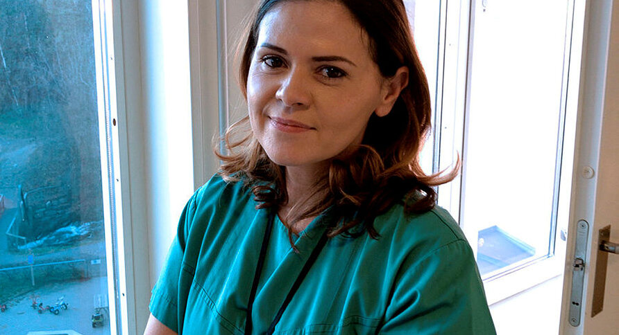 Bildet viser Luiza Stawowy, operasjonssykepleier på Rikshospitalet.